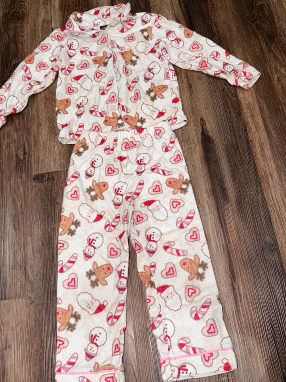 Girls' Cream Holiday Print Pajama Set - Cozy Fleece Sleepwear